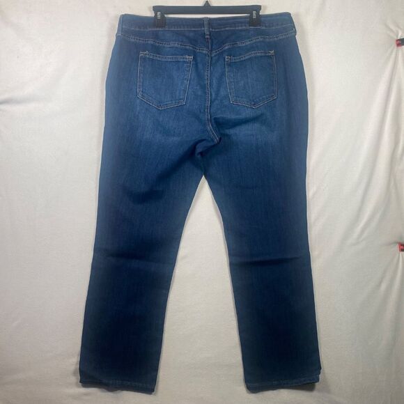 Sonoma Goods for Life Straight Leg Jeans Women’s 18R NWT Mid Rise Blue Denim - Picture 2 of 11